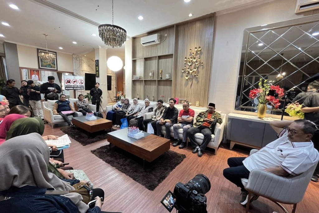 Belasan Pedagang Pasar Wonokromo Diduga Jadi Korban Penipuan Haji, Kerugian Tembus Rp2 Miliar